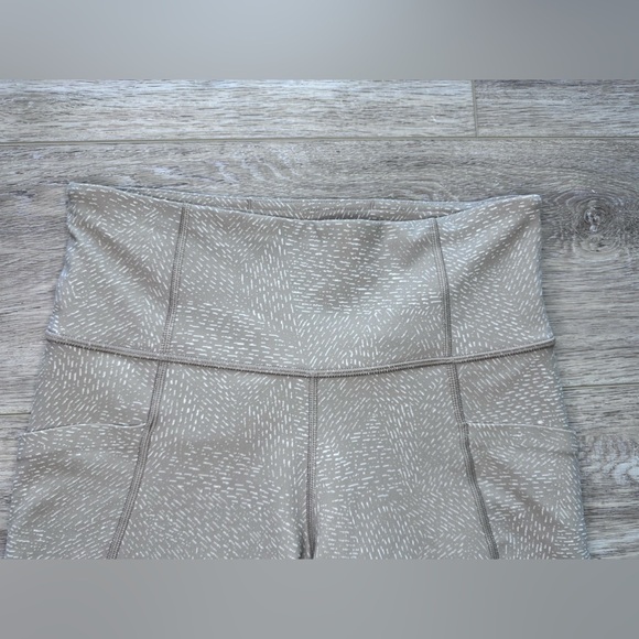 Athleta Salutation Stash Pocket Tights Rainwater pattern full lengthy leg XS - Picture 10 of 15